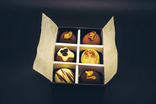 (Christmas Pre-order) December Christmas Collection- Luxury selection of 6 chocolate truffles gift box