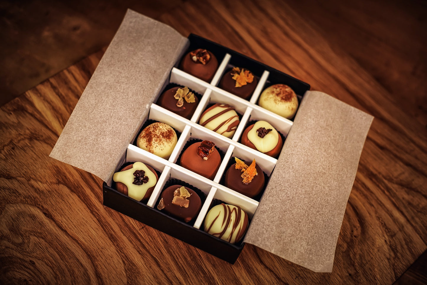 (Christmas Pre-order) December Christmas Collection- Luxury selection of 12 chocolate truffles gift box